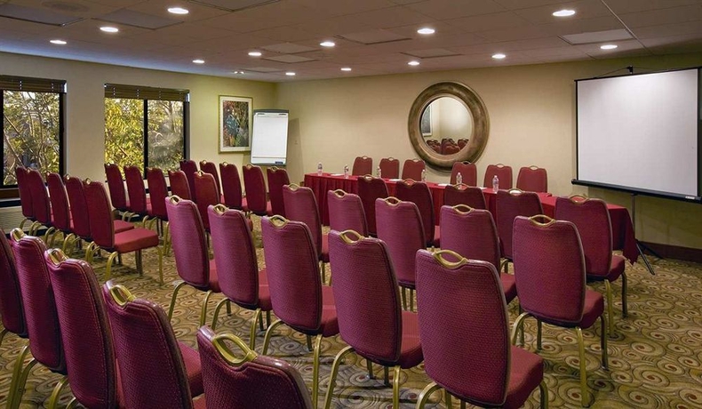 Imagen de los interiores del Hotel Hampton Inn San Diego Del Mar. Foto 11