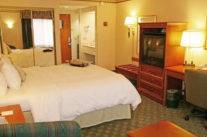 Imagen de la habitación del Hotel Hampton Inn San Francisco Airport. Foto 9