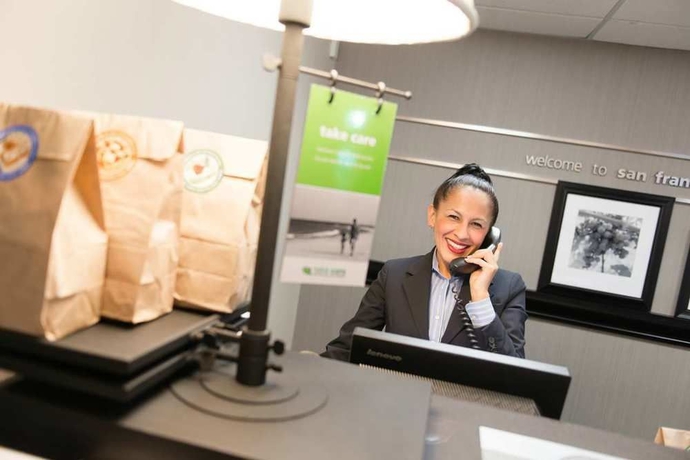 Imagen de los interiores del Hotel Hampton Inn San Francisco - Daly City. Foto 12