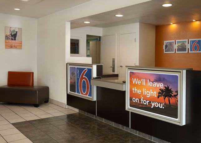 Imagen de los interiores del Hotel Hampton Inn San Simeon Cambria. Foto 15