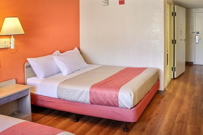 Imagen de la habitación del Hotel Hampton Inn San Simeon Cambria. Foto 5