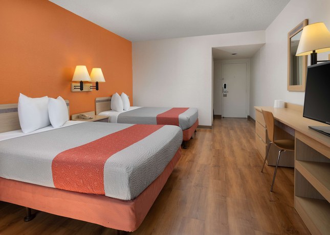 Imagen de la habitación del Hotel Hampton Inn San Simeon Cambria. Foto 6