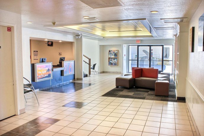 Imagen de los interiores del Hotel Hampton Inn San Simeon Cambria. Foto 17