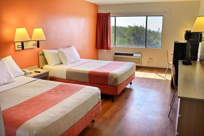 Imagen de la habitación del Hotel Hampton Inn San Simeon Cambria. Foto 10