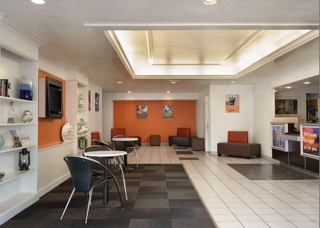 Imagen de los interiores del Hotel Hampton Inn San Simeon Cambria. Foto 20