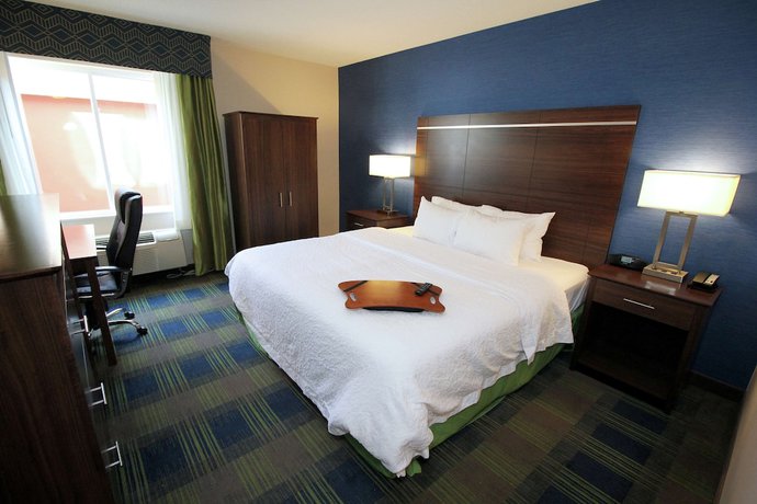 Imagen de la habitación del Hotel Hampton Inn Sandusky-Central. Foto 5