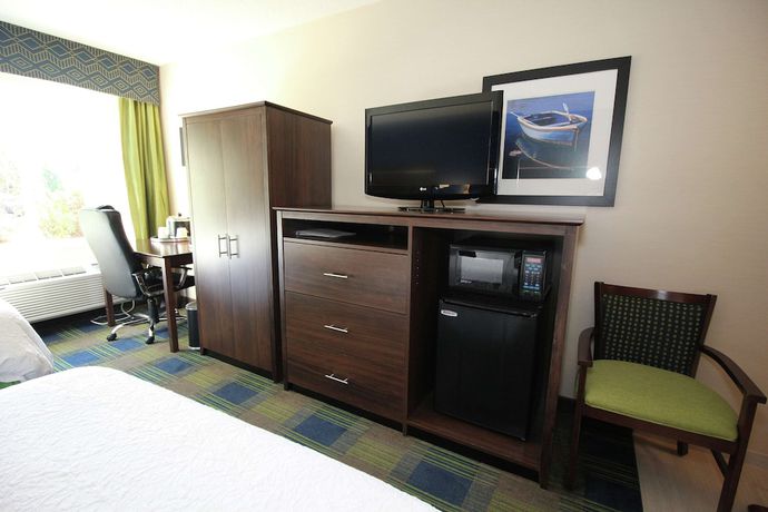 Imagen de la habitación del Hotel Hampton Inn Sandusky-Central. Foto 6