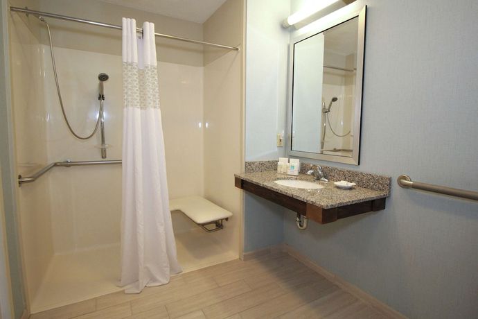 Imagen de la habitación del Hotel Hampton Inn Sandusky-Central. Foto 7