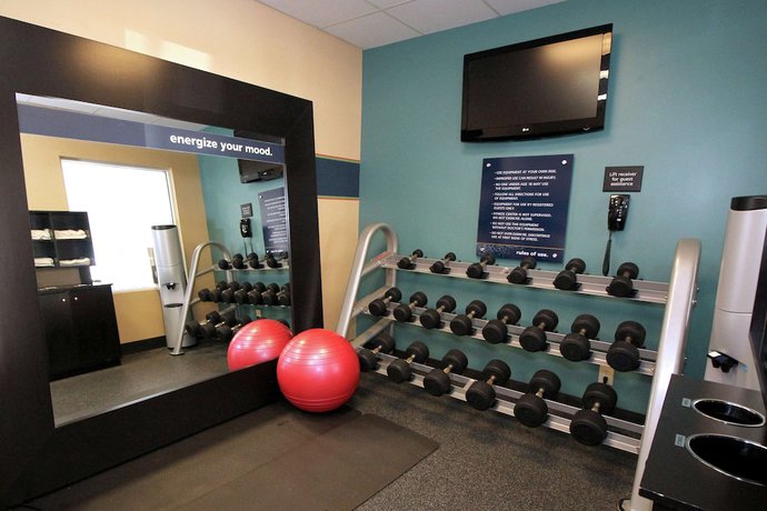 Imagen de los interiores del Hotel Hampton Inn Sandusky-Central. Foto 17