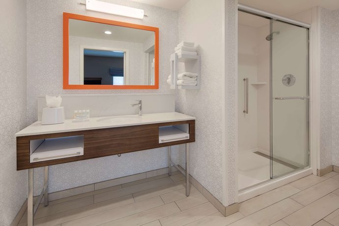 Imagen de la habitación del Hotel Hampton Inn Santa Cruz West, CA. Foto 12