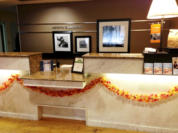 Imagen de los interiores del Hotel Hampton Inn Sarasota - I-75 Bee Ridge. Foto 14