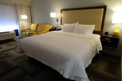 Imagen de la habitación del Hotel Hampton Inn Searcy. Foto 2
