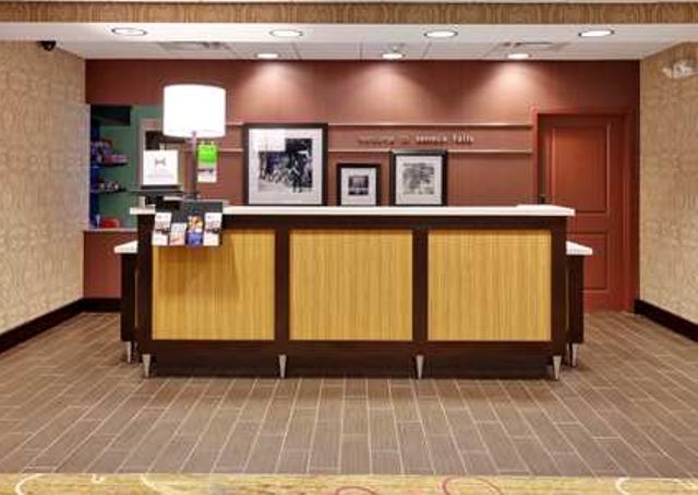 Imagen general del Hotel Hampton Inn Seneca Falls. Foto 11