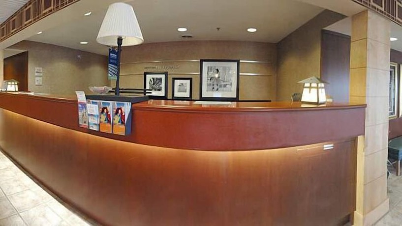 Imagen de los interiores del Hotel Hampton Inn Seymour. Foto 19