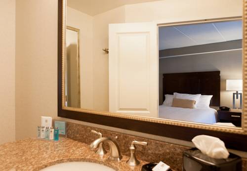 Imagen de la habitación del Hotel Hampton Inn Shelton. Foto 6