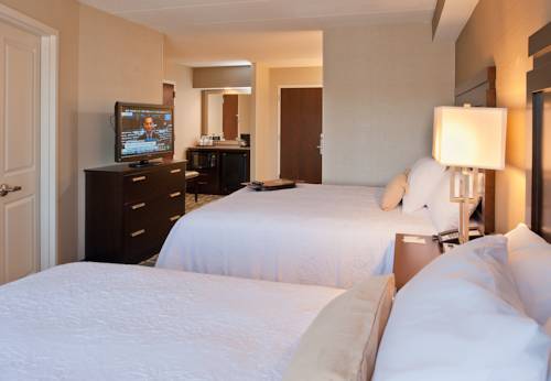 Imagen de la habitación del Hotel Hampton Inn Shelton. Foto 11