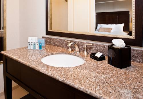 Imagen de la habitación del Hotel Hampton Inn Shelton. Foto 13