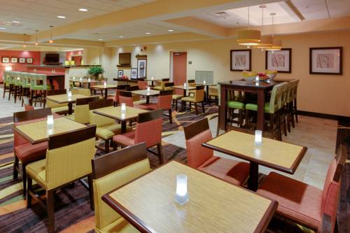 Imagen de la habitación del Hotel Hampton Inn Shrewsbury. Foto 7