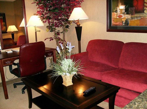 Imagen de la piscina del Hotel Hampton Inn Siloam Springs. Foto 16