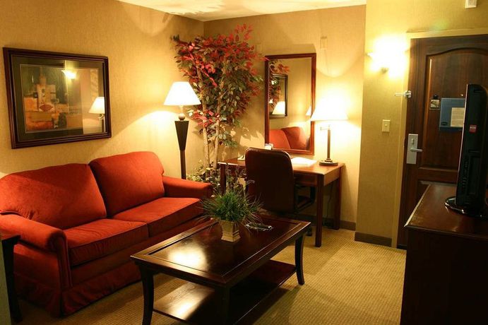 Imagen de los interiores del Hotel Hampton Inn Siloam Springs. Foto 13