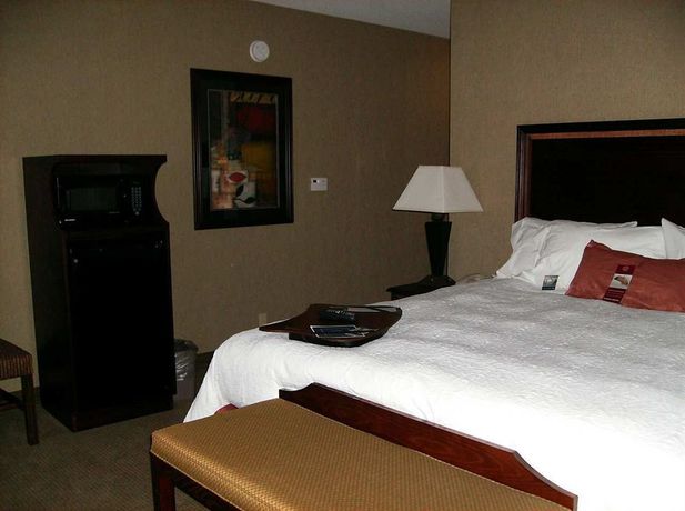 Imagen de los interiores del Hotel Hampton Inn Siloam Springs. Foto 14