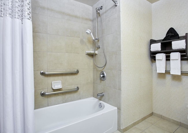 Imagen de la habitación del Hotel Hampton Inn Silver Spring. Foto 3