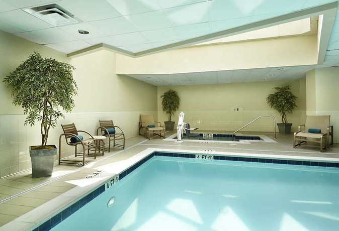 Imagen de la piscina del Hotel Hampton Inn Silver Spring. Foto 15