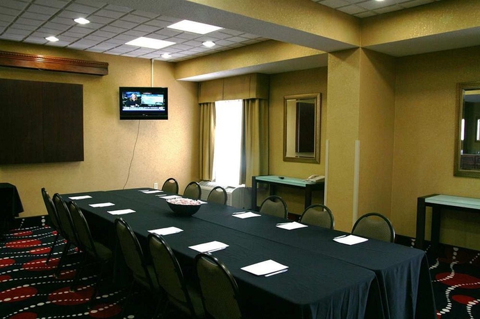 Imagen de los interiores del Hotel Hampton Inn Simpsonville. Foto 4
