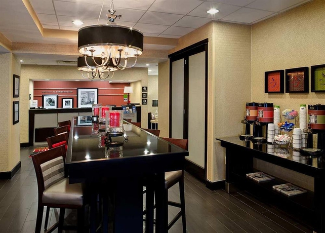 Imagen del bar/restaurante del Hotel Hampton Inn Simpsonville. Foto 2