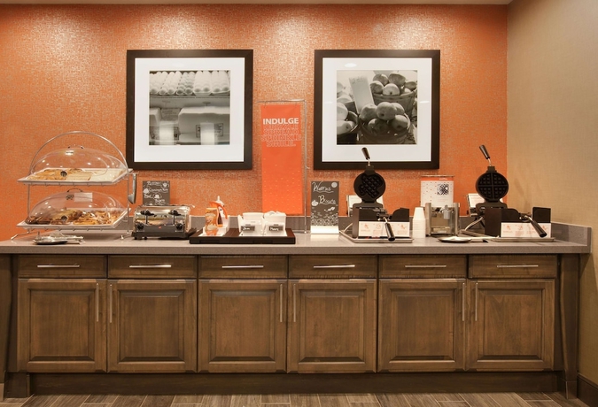 Imagen del bar/restaurante del Hotel Hampton Inn Snyder Tx. Foto 2