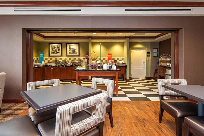 Imagen de los interiores del Hotel Hampton Inn South Kingstown - Newport Area. Foto 14