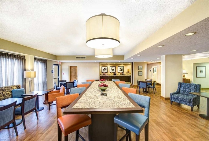 Imagen del bar/restaurante del Hotel Hampton Inn Southlake. Foto 3