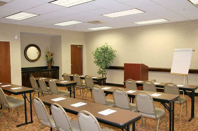 Imagen del bar/restaurante del Hotel Hampton Inn Spring Lake Fayetteville. Foto 3