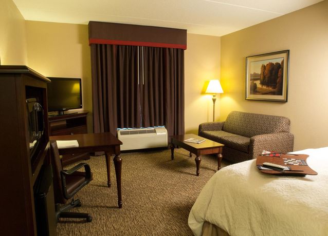 Imagen de los interiores del Hotel Hampton Inn Spring Lake Fayetteville. Foto 15