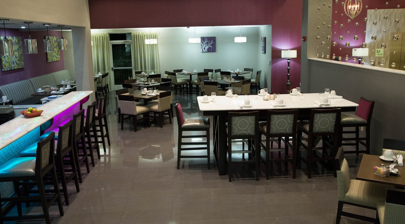 Imagen del bar/restaurante del Hotel Hampton Inn St Augustine Downtown Historic Distric. Foto 3