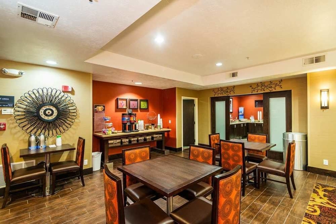 Imagen del bar/restaurante del Hotel Hampton Inn St George. Foto 3