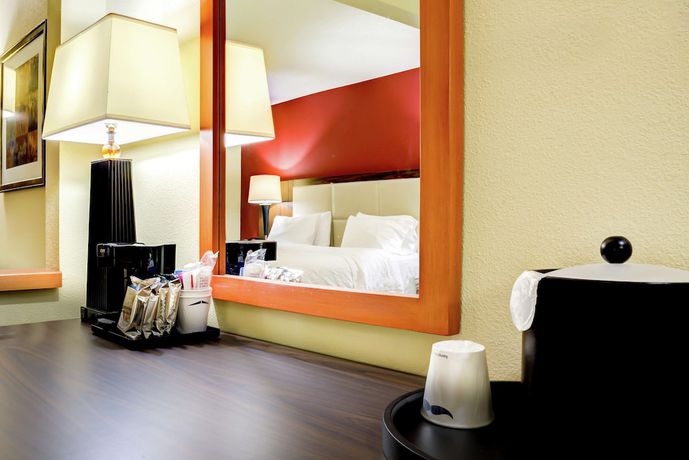 Imagen de la habitación del Hotel Hampton Inn St. Joseph. Foto 13