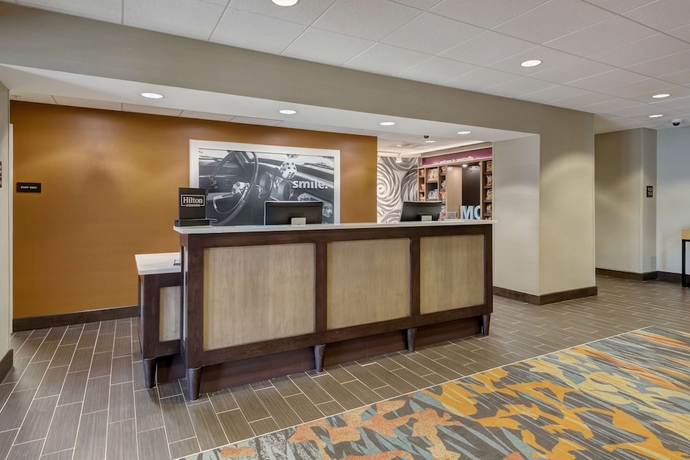 Imagen de los interiores del Hotel Hampton Inn St. Louis Wentzville. Foto 13