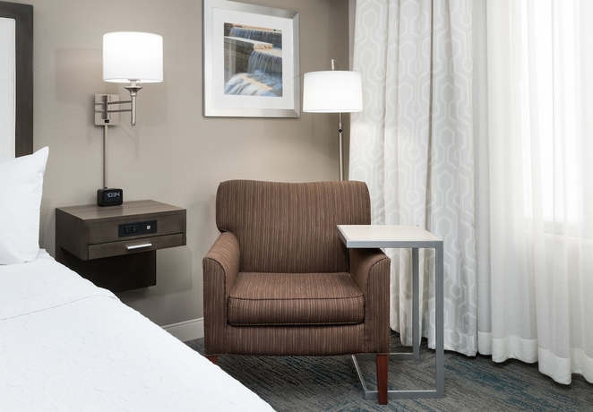 Imagen de la habitación del Hotel Hampton Inn St. Louis-downtown (at The Gateway Arch). Foto 6