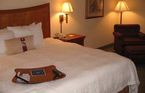 Imagen de la habitación del Hotel Hampton Inn State College. Foto 9