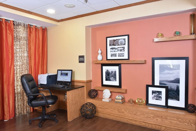Imagen de los interiores del Hotel Hampton Inn Stony Creek/petersburg Area. Foto 16
