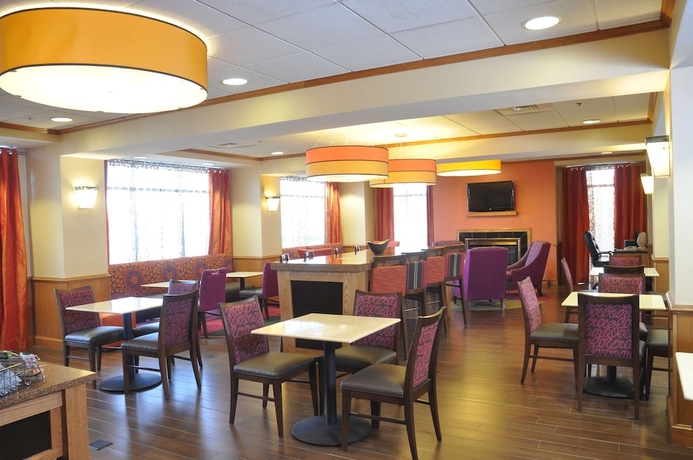 Imagen de los interiores del Hotel Hampton Inn Stony Creek/petersburg Area. Foto 19