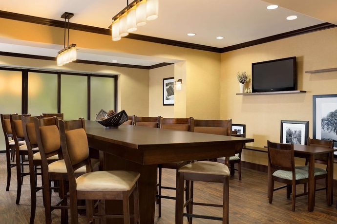 Imagen de los interiores del Hotel Hampton Inn Stow. Foto 15