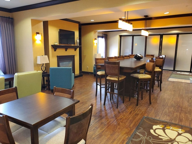 Imagen de los interiores del Hotel Hampton Inn Stow. Foto 16
