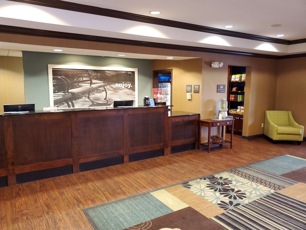 Imagen de los interiores del Hotel Hampton Inn Stow. Foto 17