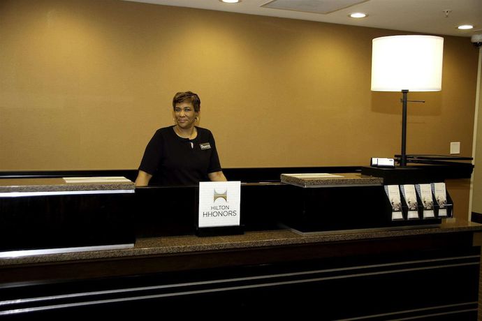 Imagen de los interiores del Hotel Hampton Inn Suffolk. Foto 18