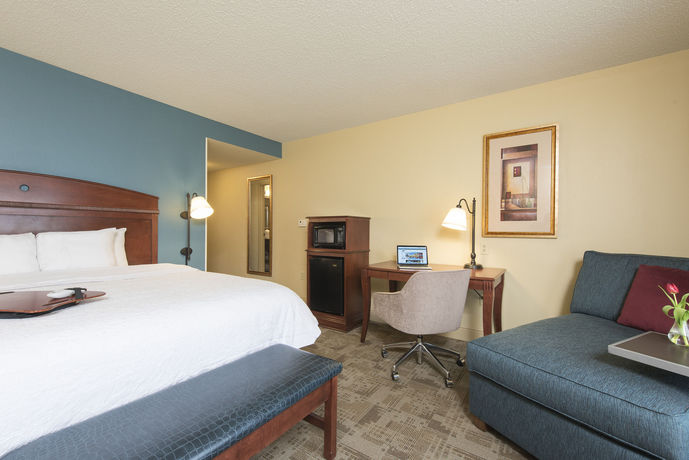 Imagen de la habitación del Hotel Hampton Inn Suites Bloomingtonnormal. Foto 1