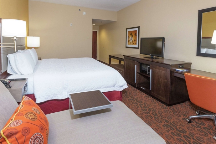 Imagen de la habitación del Hotel Hampton Inn Suites Jacksonville Airport. Foto 2