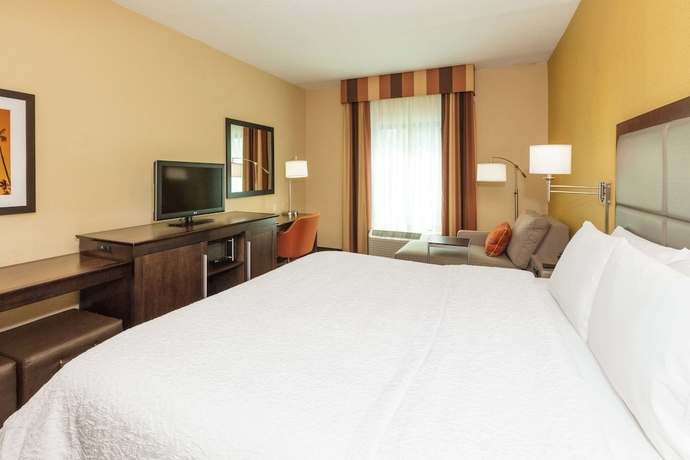 Imagen de la habitación del Hotel Hampton Inn Suites Jacksonville Airport. Foto 5