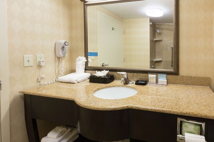 Imagen de la habitación del Hotel Hampton Inn Suites Jacksonville Airport. Foto 11